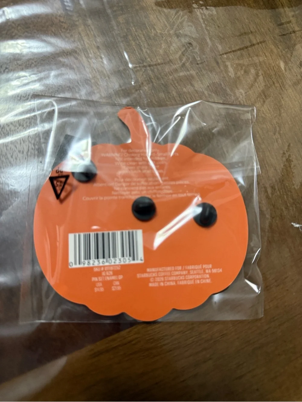 starbucks x peanuts snoopy pumpkin pin